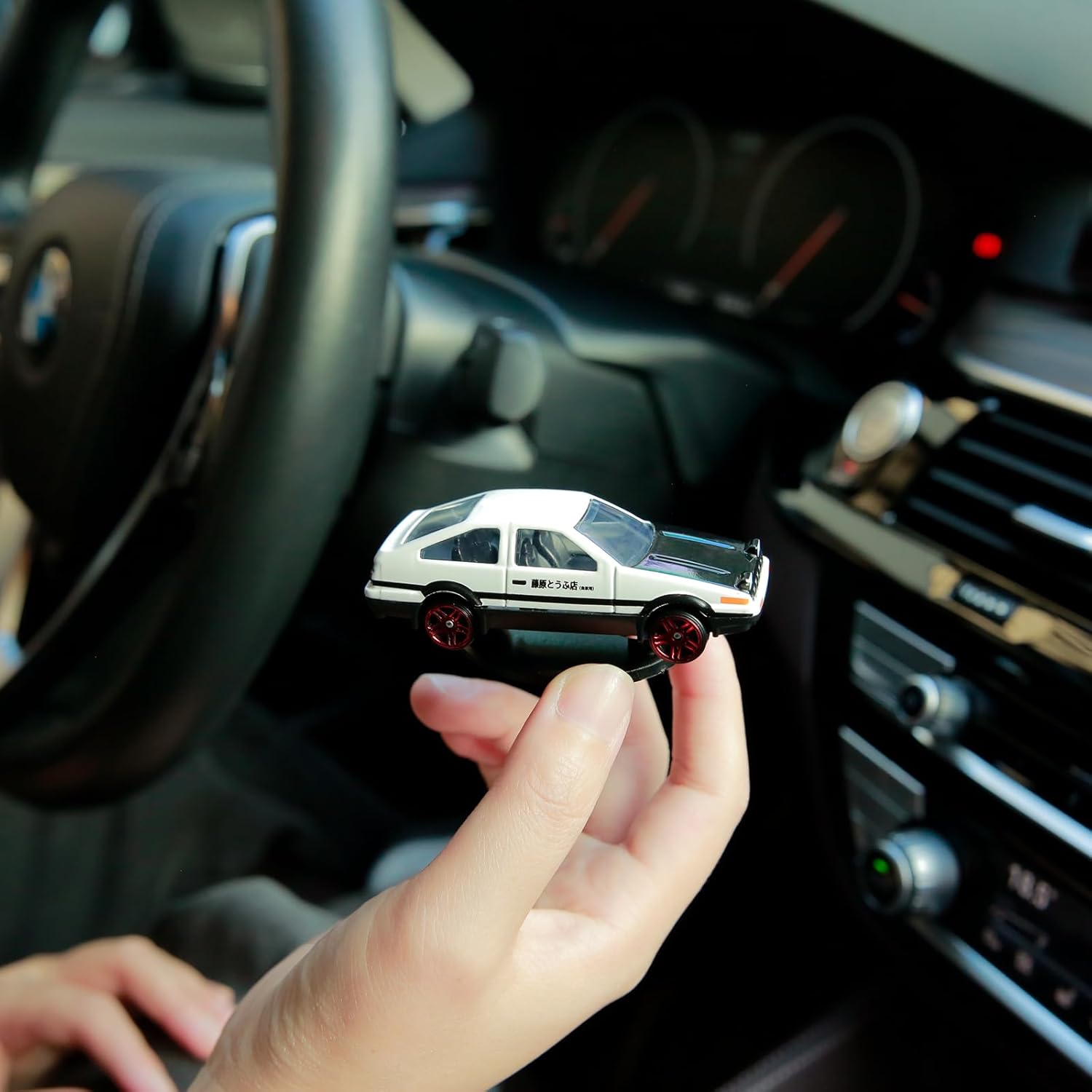 Alloy Drifting Spin AE86 Model Mini Car Interior Dash Decoration